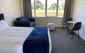 Happy Wanderer Motel Lake Boga On The Lake With Lake Views